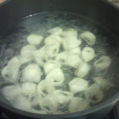 Krok 6 - Uszka z kapustą i pieczarkami foto