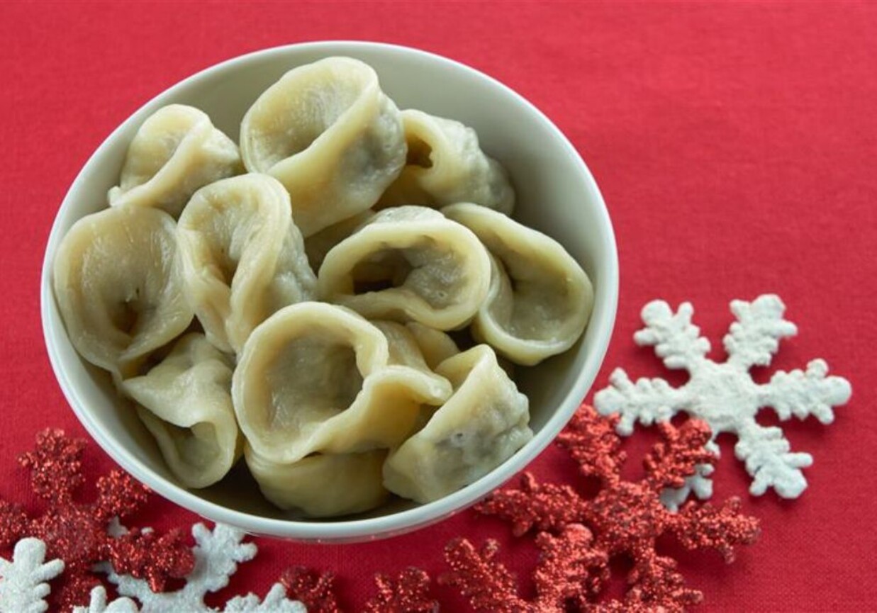 Uszka z kapustą i pieczarkami foto