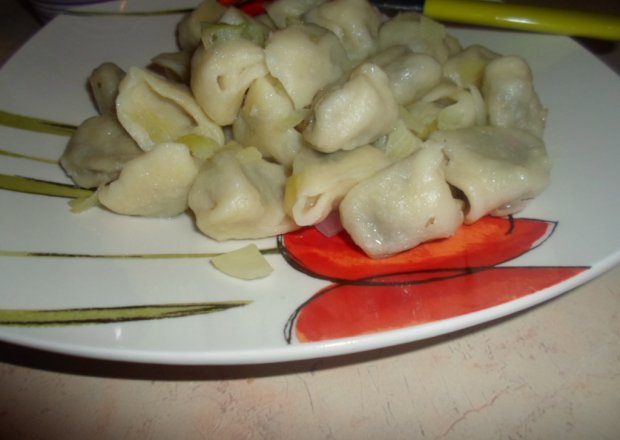 Fotografia przedstawiająca Uszka z mięsem i grzybami