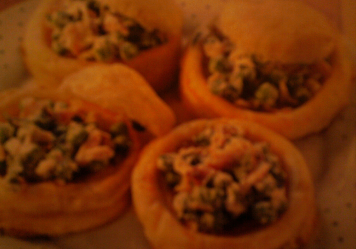 Vol-au et vent z zielonym groszkiem foto
