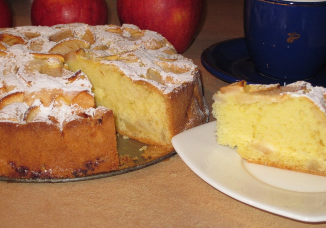 W środku i na wierzchu, czyli ucierane ciasto z jabłkami :) foto