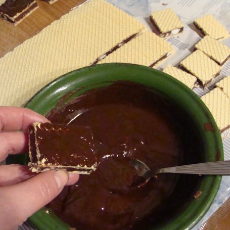 Krok 3 - Wafelki z czekoladą foto