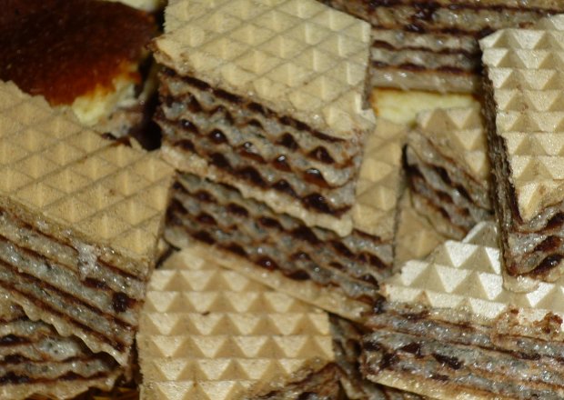 Fotografia przedstawiająca Wafle andrutowe z masą kakaową