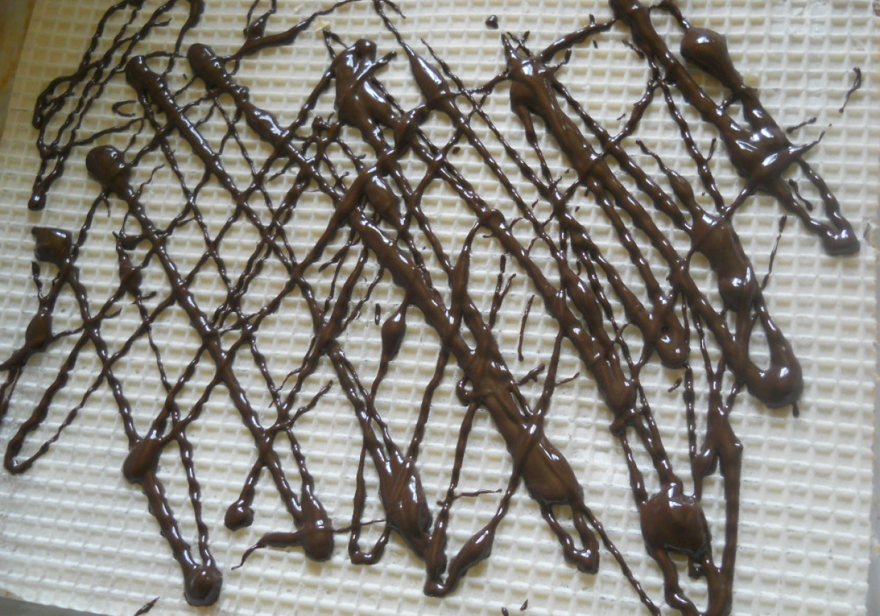 wafle z krówką polane polewą czekoladową foto