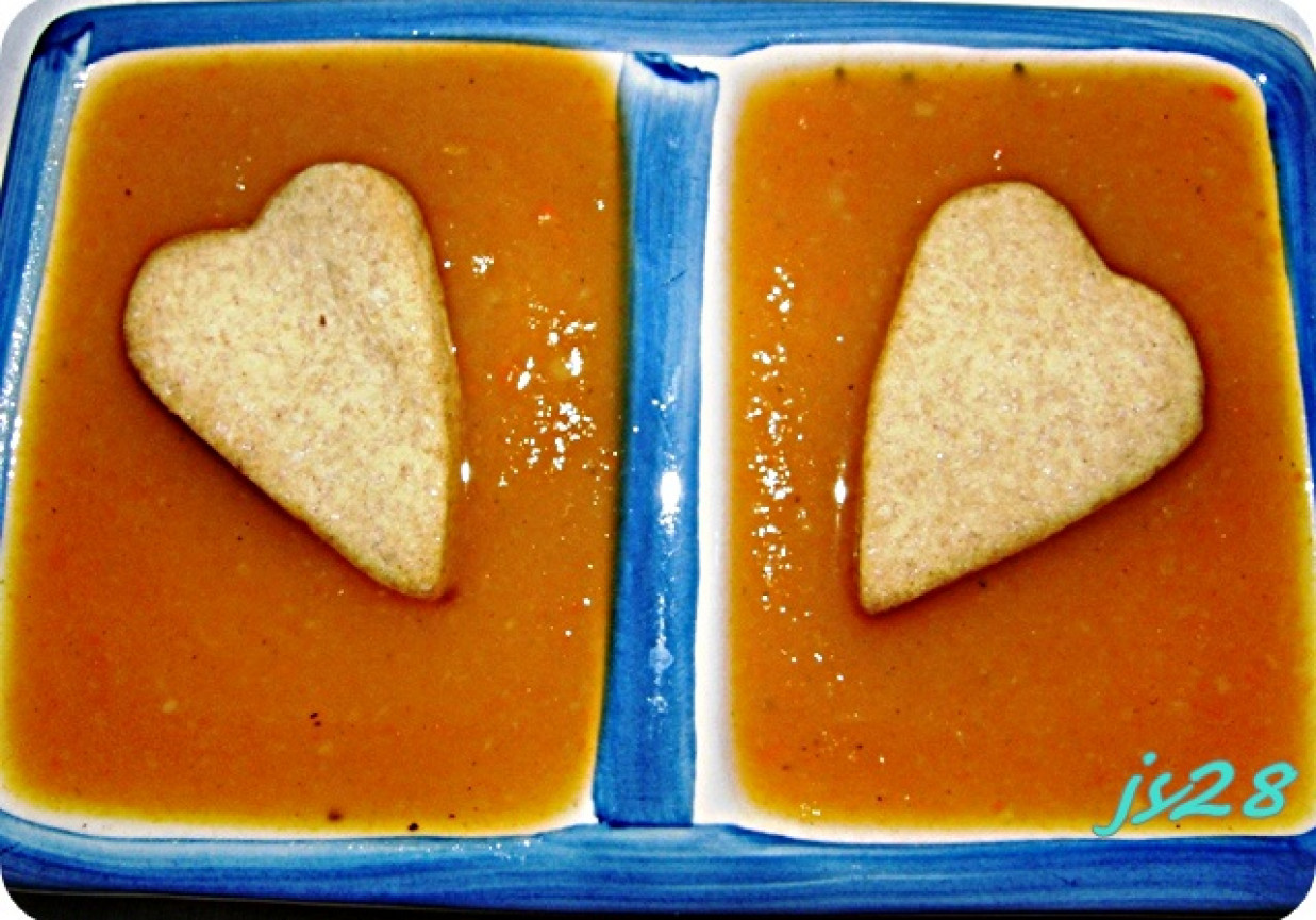 walentynkowa zupa krem z marchewki na pikantnie foto