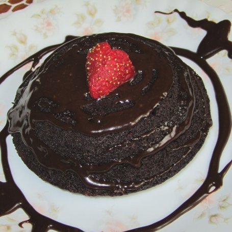 Krok 4 - Walentynkowe ciasto z mikrofali w polewie czekoladowej foto
