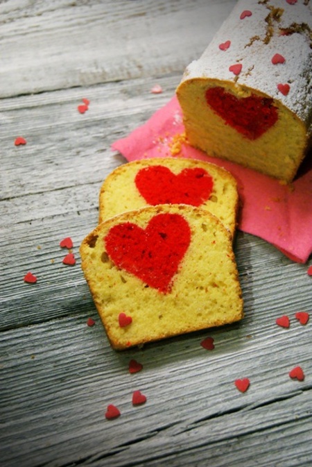 Walentynkowe ciasto z sercem