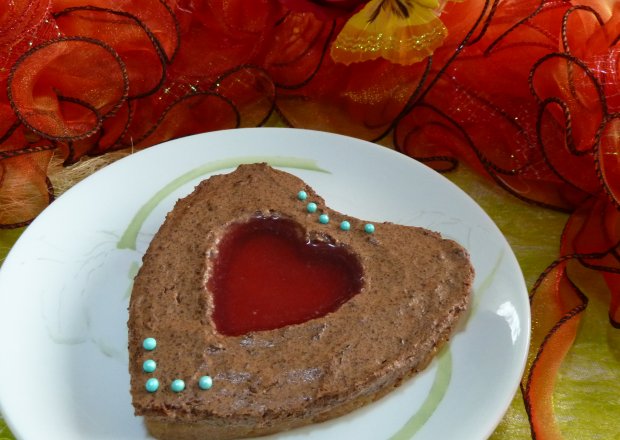 Fotografia przedstawiająca Walentynkowe serduszko czekoladowo-kawowe (bez pieczenia)