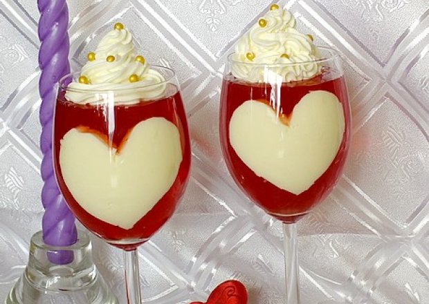 Fotografia przedstawiająca Walentynkowy deser "Kocham Cię!"