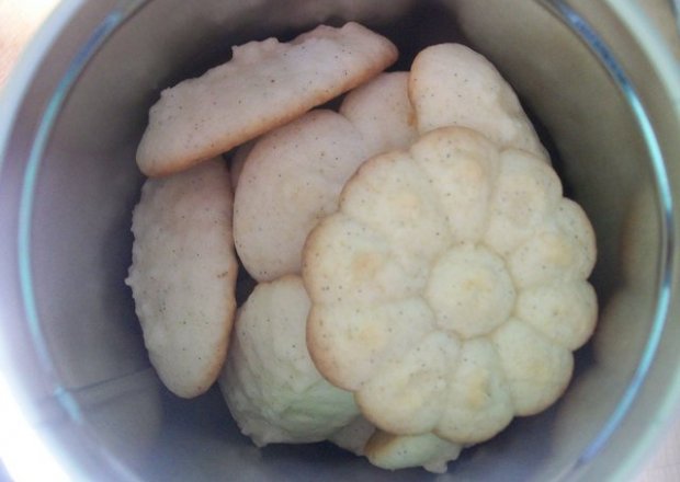 Fotografia przedstawiająca Waniliowe ciasteczka z maszynki