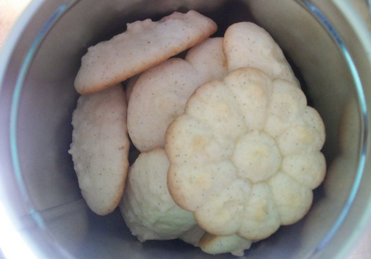 Waniliowe ciasteczka z maszynki foto