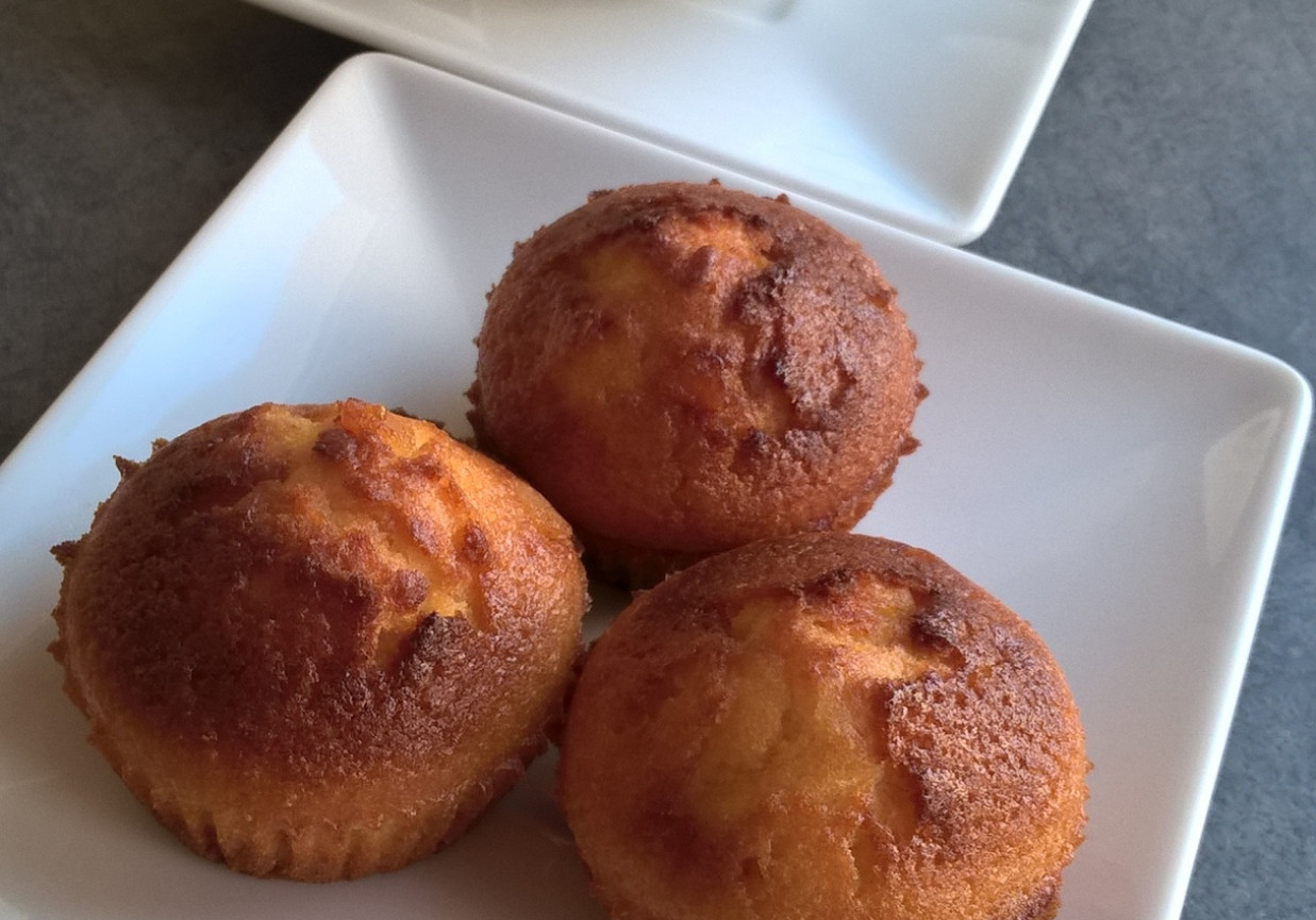 Waniliowe muffinki ze skórką pomarańczową foto