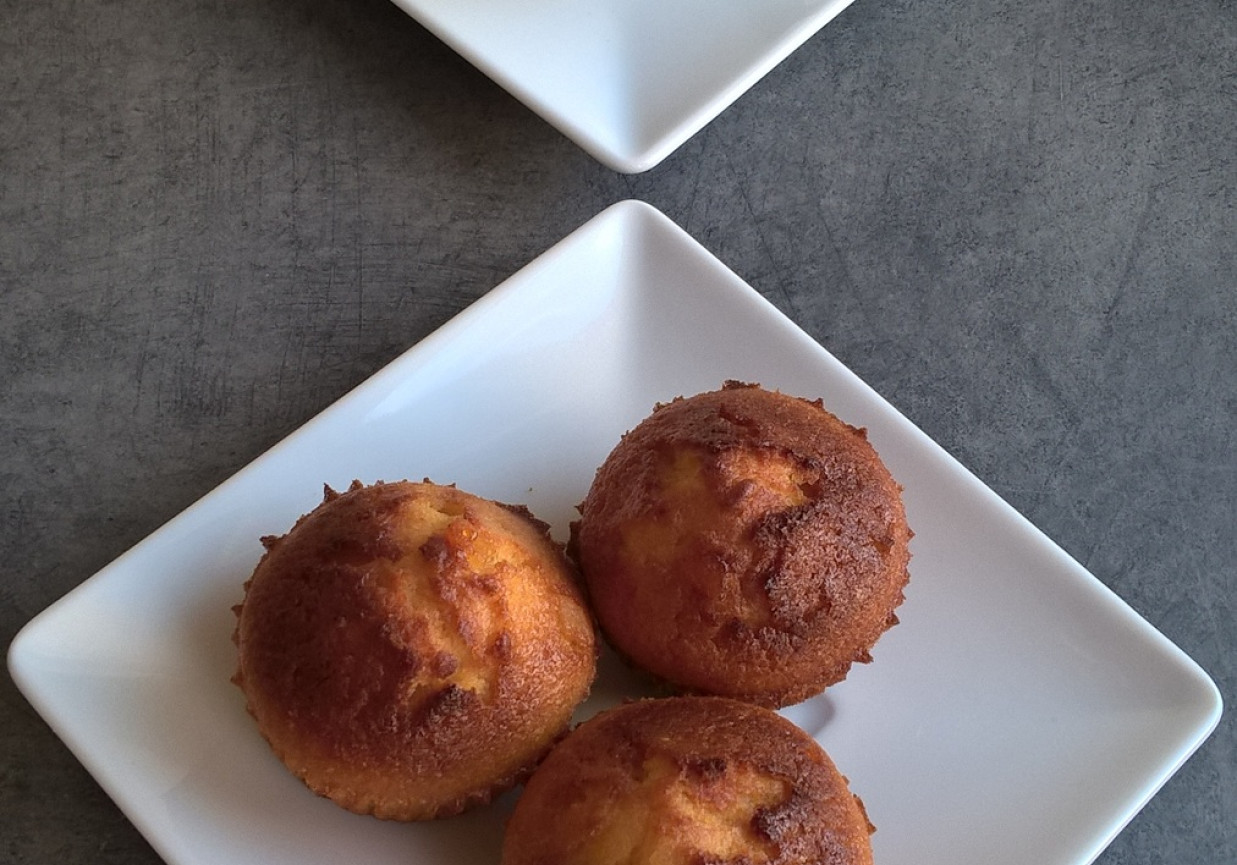 Waniliowe muffinki ze skórką pomarańczową foto