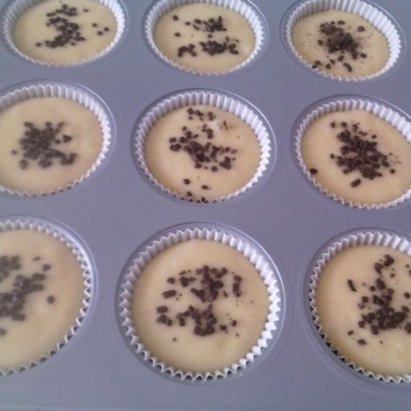 Krok 5 - Waniliowe muffiny z posypką czekoladową foto
