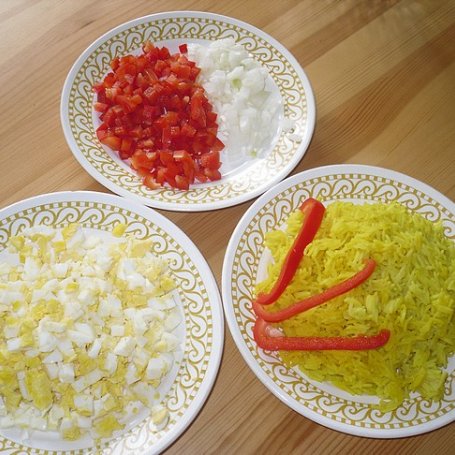 Krok 1 - Warstwowa sałatka z ryżem i papryką foto