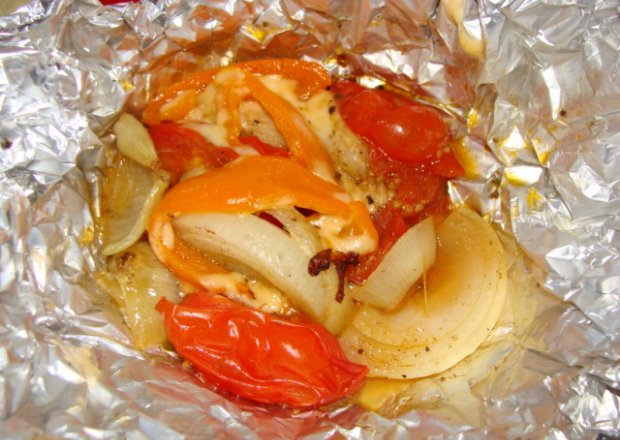 Fotografia przedstawiająca warzywa pieczone na grillu