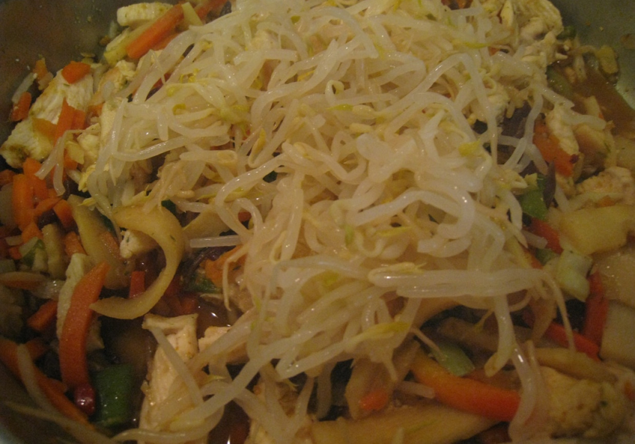 Warzywa z kielkami fasoli Mung foto