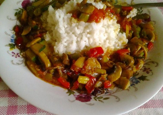 Fotografia przedstawiająca Warzywa z patelni z curry