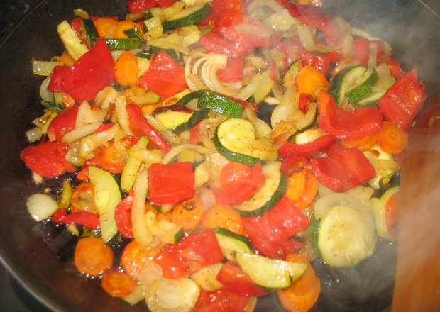 Fotografia przedstawiająca Warzywa z patelni