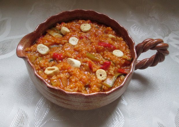 Fotografia przedstawiająca Warzywna potrawa z ryżem (minestrone )