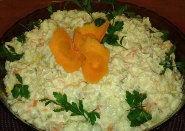 Fotografia przedstawiająca Warzywna sałatka do obiadu