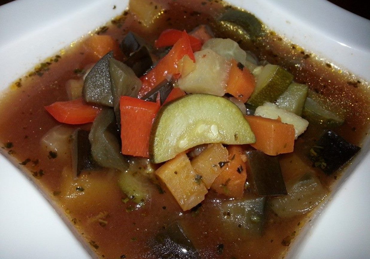 Warzywna Zupa  z Bakłażanem. foto