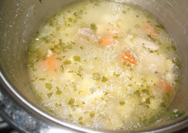 Fotografia przedstawiająca warzywna zupa