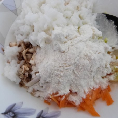 Krok 5 - Warzywne placuszki z ryżu i pieczarek  foto