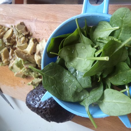 Krok 4 - Warzywno-makaronowa patelnia z dodatkiem avokado i Mascarpone :) foto