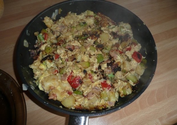 Fotografia przedstawiająca warzywny omlet