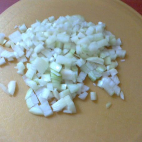 Krok 1 - Wątróbka drobiowa z curry, papryką i sosem sojowym foto