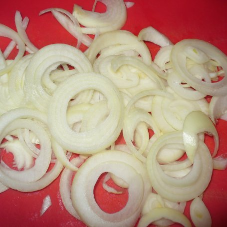 Krok 1 - Wątróbka drobiowa z jabłkiem i cebulką foto
