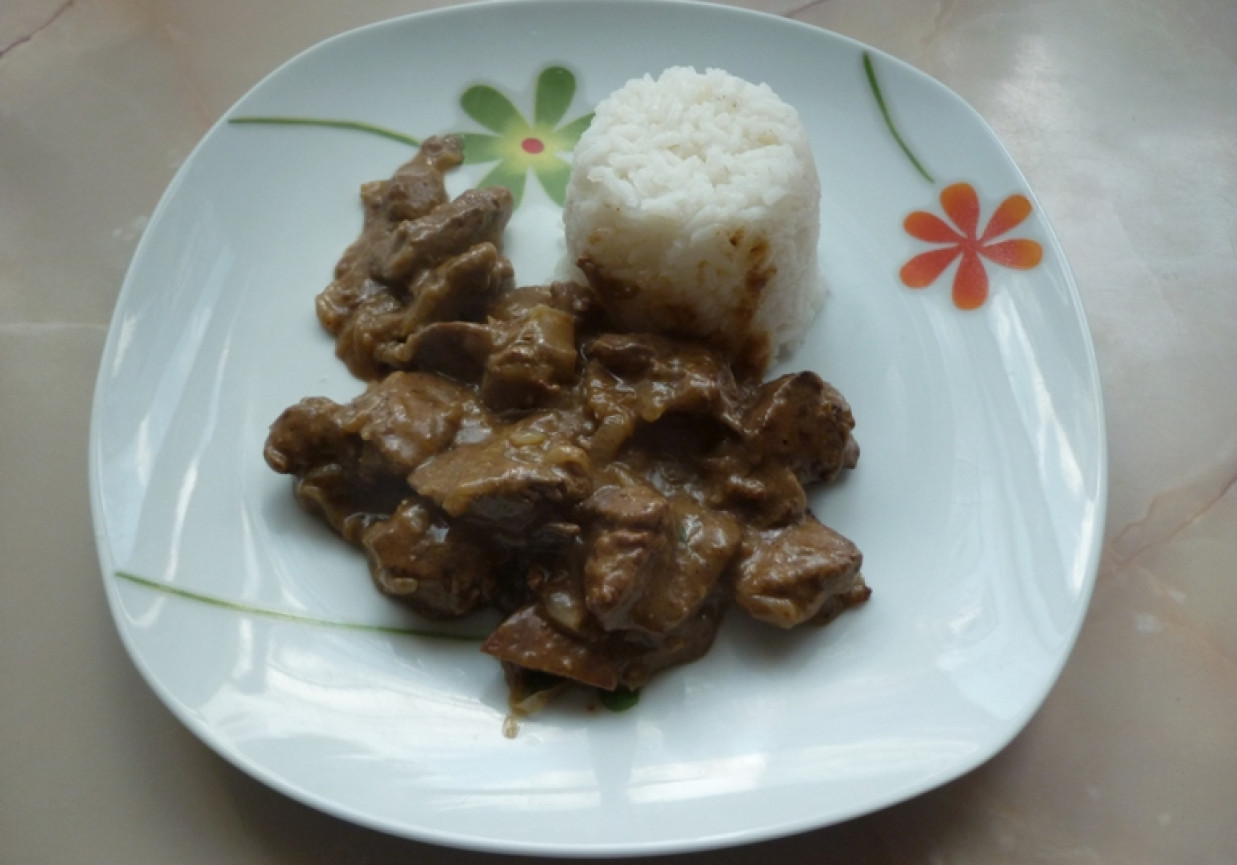 Wątróbka w sosie foto