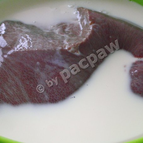 Krok 1 - Wątróbka wieprzowa w jabłkach podana z puree ziemniaczano-cebulowym foto