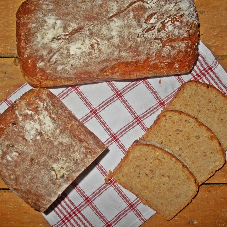 Krok 8 - Wędzonkowy chleb z cebulą foto