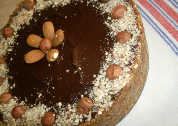 Fotografia przedstawiająca Wegański tort czekoladowy