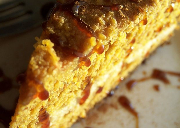 Fotografia przedstawiająca wegańskie ciasto maxi karoten