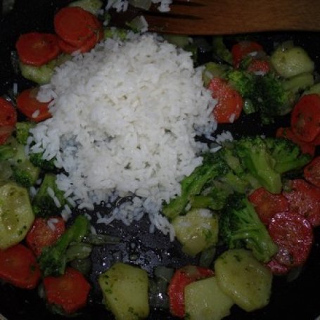 Krok 5 - Wegańskie danie z ryżem foto