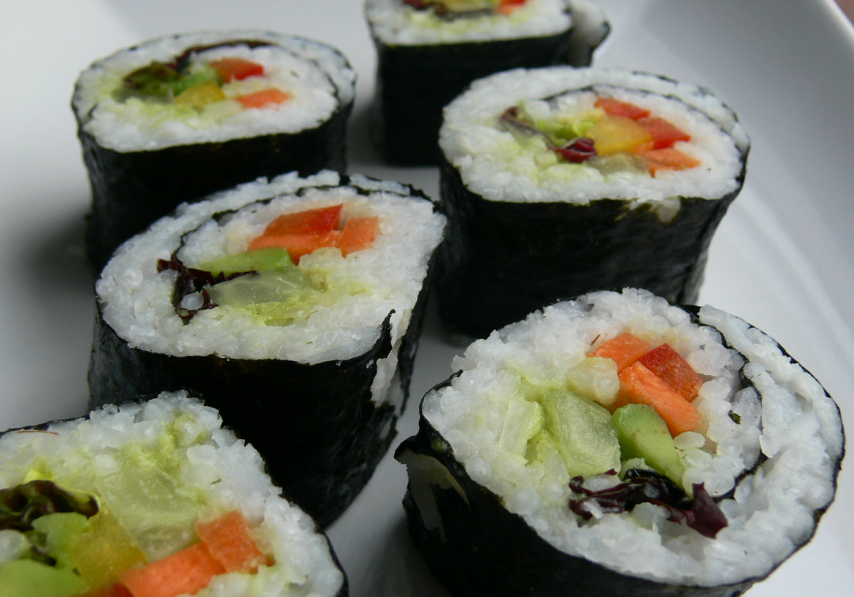 Wegańskie sushi na bogato foto