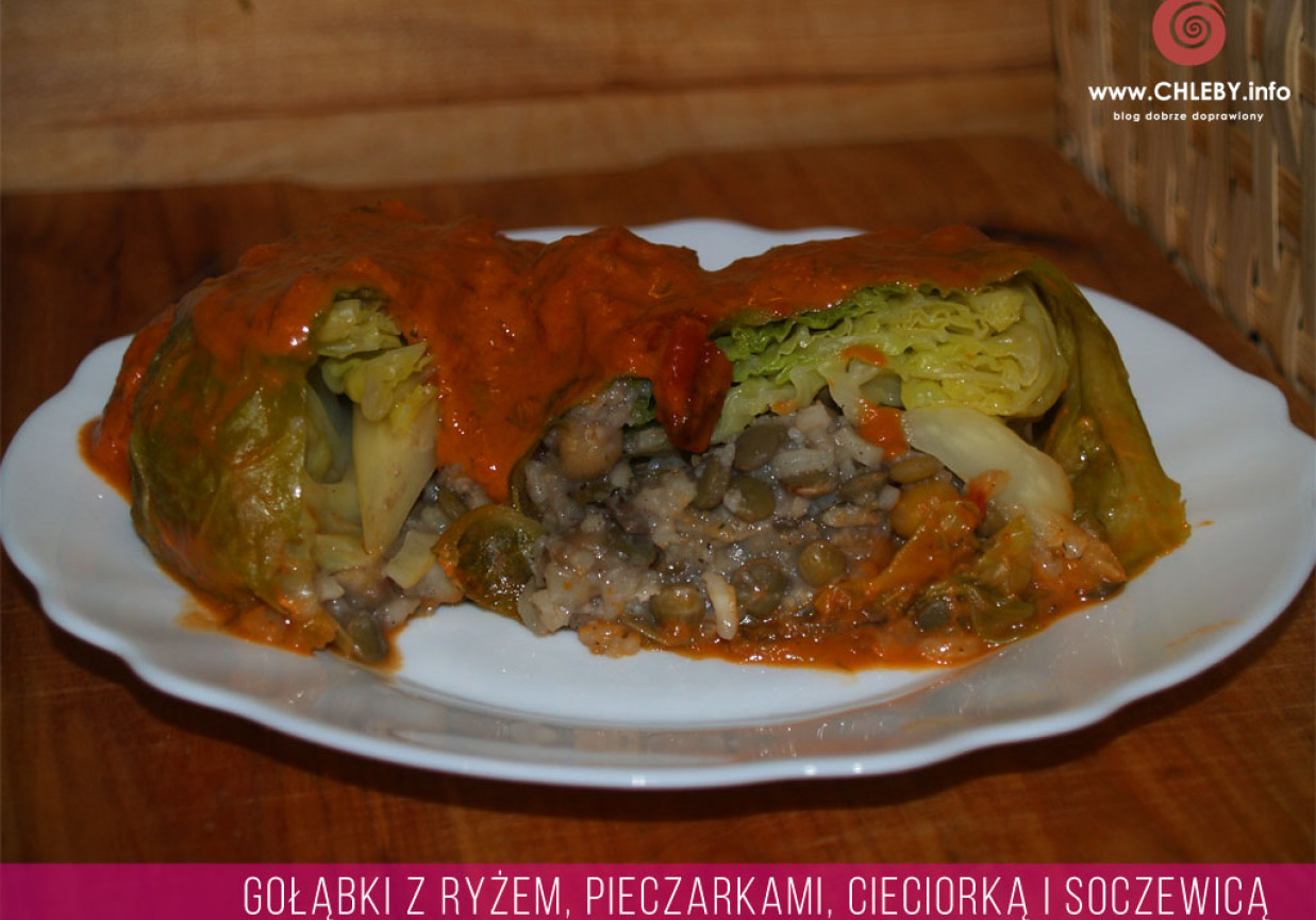 Wege gołąbki - z ryżem, pieczarkami, ciecierzycą i soczewicą foto