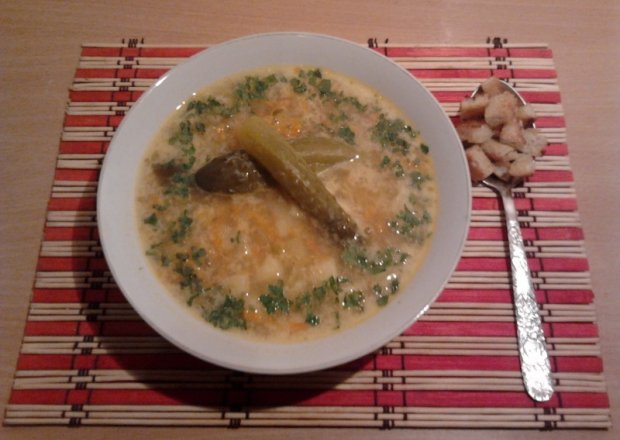 Fotografia przedstawiająca Wegetariańska zupa ogórkowa