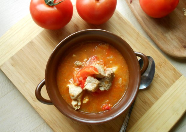 Fotografia przedstawiająca Węgierska zupa gulaszowa.