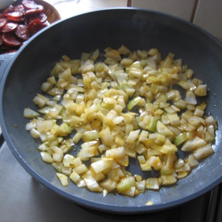 Krok 2 - Węgierskie leczo z hiszpańską chorizo foto