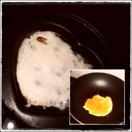 Krok 2 - Wesoła jajecznica (surimi z jarmużem) foto