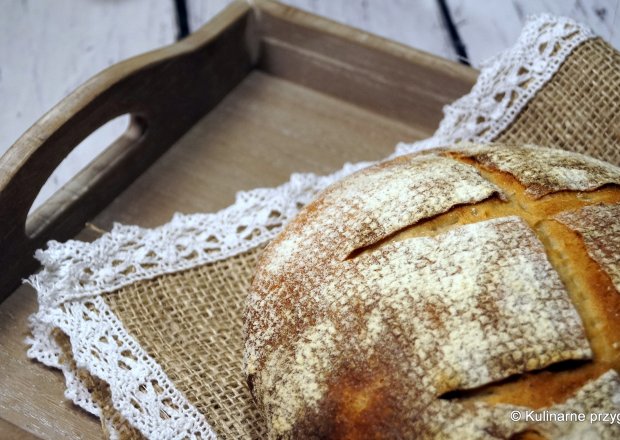 Fotografia przedstawiająca Wiejski chleb francuski na  zakwasie