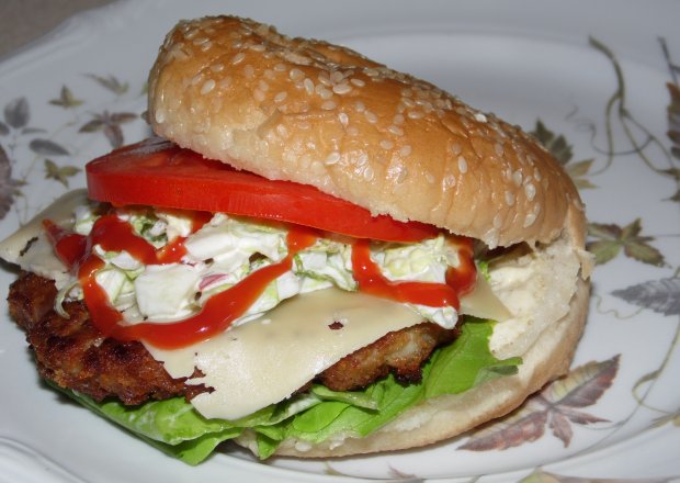 Fotografia przedstawiająca Wiejskie hamburgery