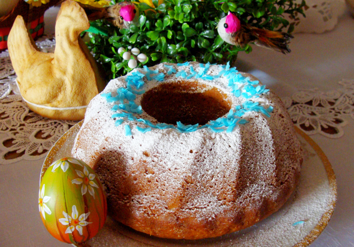 Wielkanocna babka cytrynowa foto