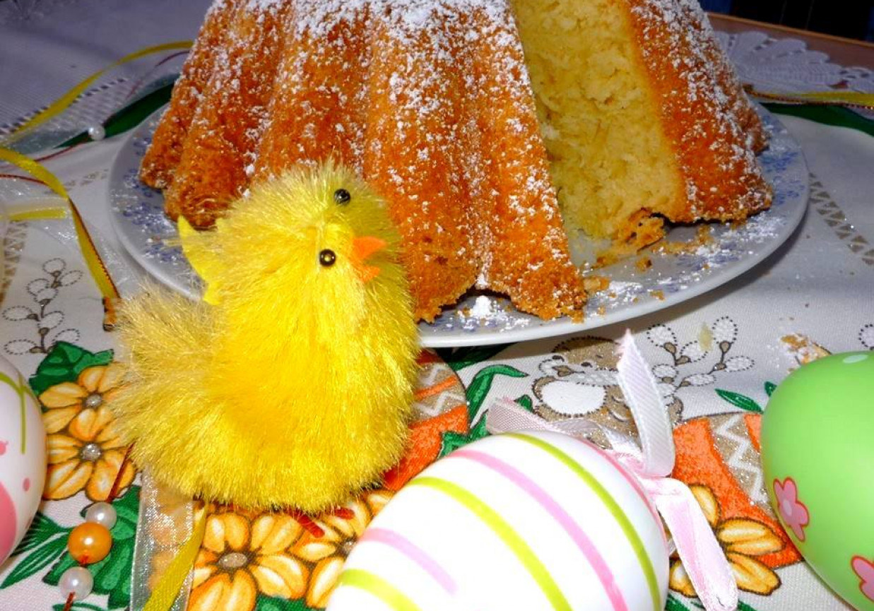 Wielkanocna babka cytrynowa  foto