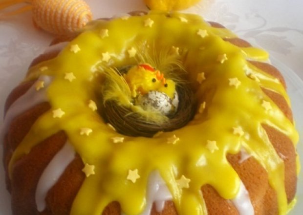 Fotografia przedstawiająca Wielkanocna babka cytrynowa
