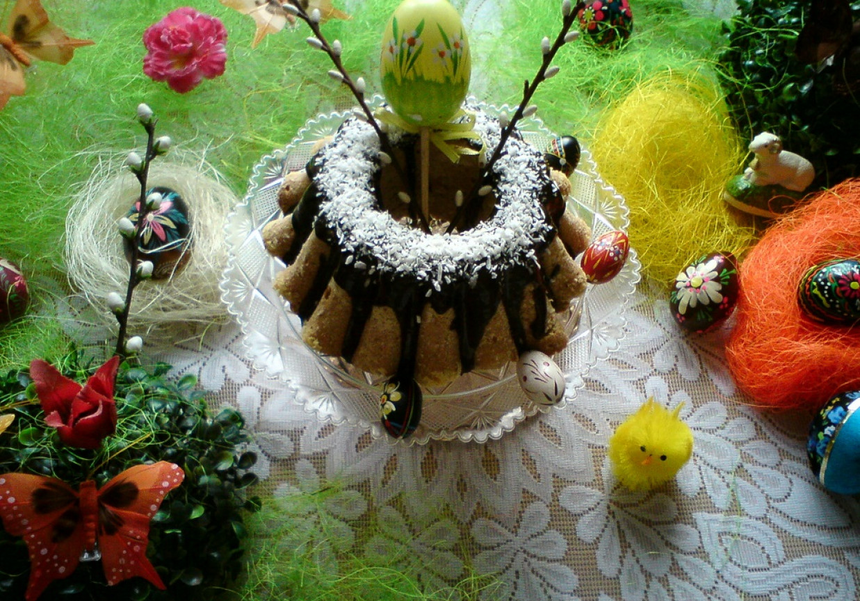 Wielkanocna babka herbaciana foto